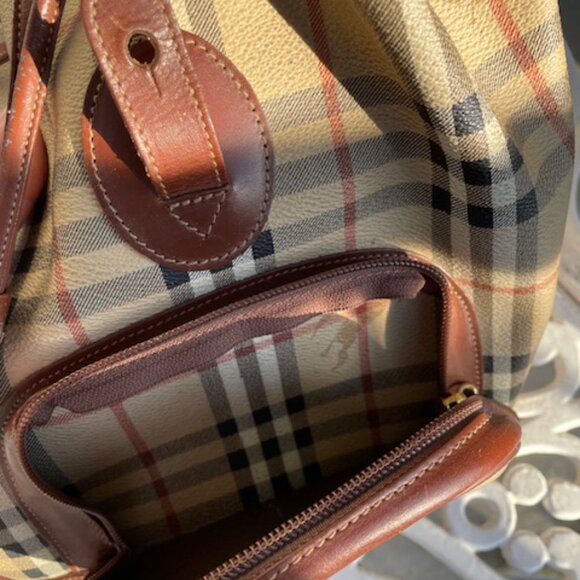 Burberry Small Women's backpack. Very good condition. - Picture 7 of 7